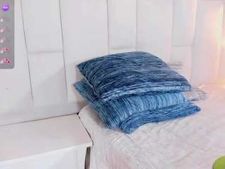 emmajonees — Camsoda recorded stream image, 21.03.2026 08:00