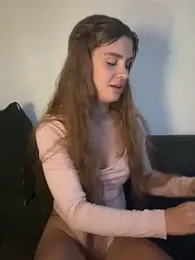 EmiliaCatalina — Stripchat recorded stream image, 21.03.2026 23:50