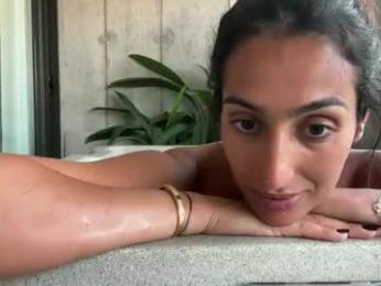 camiliakxoxo — Chaturbate recorded stream image, 28.03.2026 13:30