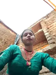 R_Roshni — Stripchat recorded stream image, 01.04.2026 03:00