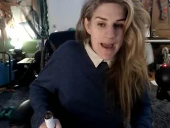 katiecutie_5 — Chaturbate recorded stream image, 01.04.2026 03:50