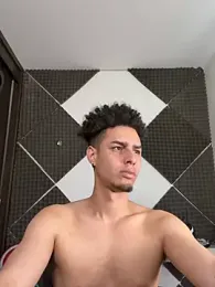 bigryann23 — Stripchat recorded stream screenshot (01 Apr 2026)
