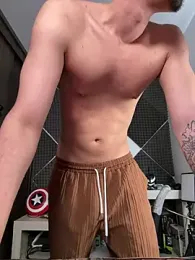 bigryann23 — Stripchat recorded stream screenshot (01 Apr 2026)