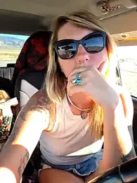 SheIsSomething — Stripchat recorded stream image, 04.04.2026 00:40