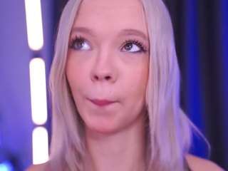 alinabailey — Camsoda recorded stream image, 05.04.2026 08:00