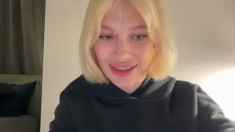 Golden_Aline — Stripchat recorded stream image, 05.04.2026 11:30
