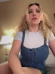 miamellycious — Stripchat recorded stream image, 08.03.2025 07:50