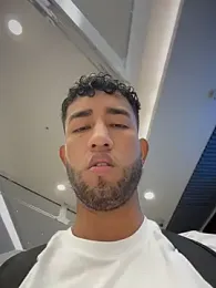 liam_bronw — Stripchat recorded stream image, 06.04.2026 18:30