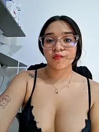 -VICKKY — Stripchat recorded stream image, 06.04.2026 19:10