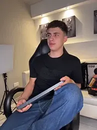 AdrianRinaldi — Stripchat recorded stream screenshot (06 Apr 2026)