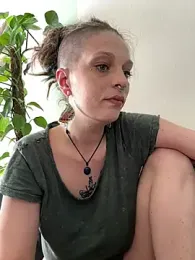 MenaDreadfull — Stripchat recorded stream image, 07.04.2026 14:10