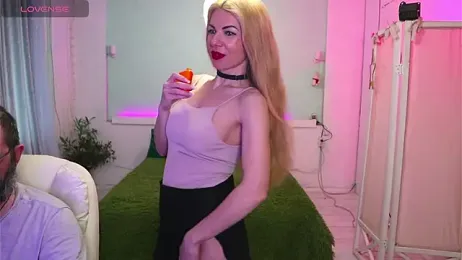 AlisaAleksandr — Stripchat recorded stream screenshot (08 Apr 2026)