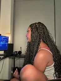 Your_Paris — Stripchat recorded stream image, 08.04.2026 03:20