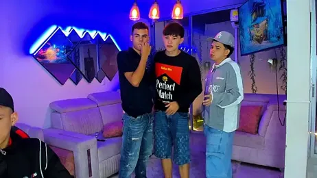 Houseofwarrios — Stripchat recorded stream screenshot (08 Apr 2026)