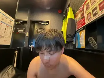 yuuki8910 — Stripchat recorded stream screenshot (08 Apr 2026)