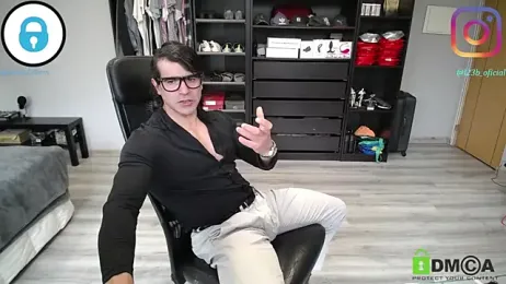 latinoo23bom — Stripchat recorded stream image, 08.04.2026 13:10