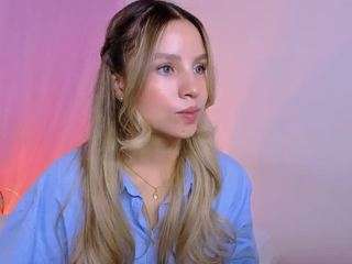 vaiolet-rose — Camsoda recorded stream image, 09.04.2026 11:50