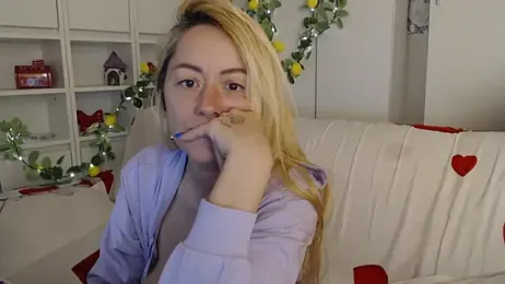 _karolynesyera_ — Stripchat recorded stream image, 09.04.2026 15:10