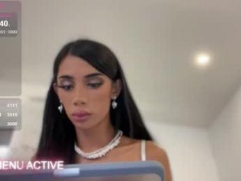 trixieemerald — Chaturbate recorded stream image, 10.04.2026 03:30