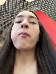Holly_Play — Stripchat recorded stream image, 10.04.2026 07:10