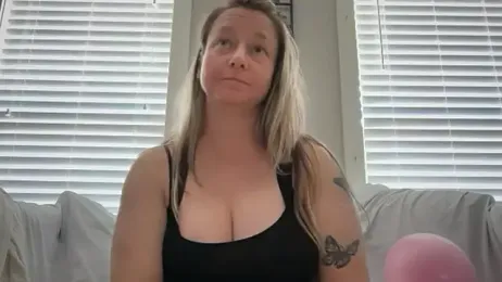 Vivian_MayXxX — Stripchat recorded stream screenshot (10 Apr 2026)