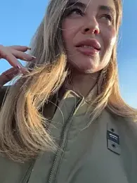 Etwas_neugierig — Stripchat recorded stream screenshot (08 Mar 2025)