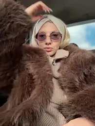 NewLale — Stripchat recorded stream image, 11.04.2026 03:50