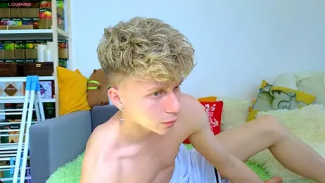 LandelRay — Stripchat recorded stream image, 11.04.2026 09:10