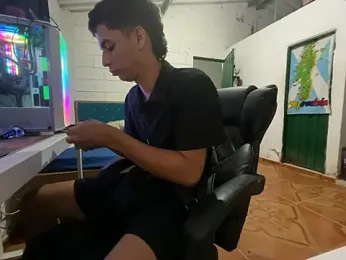 Max_TheHorseDick — Stripchat recorded stream image, 13.04.2026 02:50
