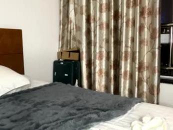 palmiratownzen — Chaturbate recorded stream screenshot (13 Apr 2026)