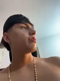 Lander_Cruz — Stripchat recorded stream screenshot (13 Apr 2026)