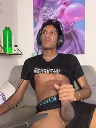 Miguel_bigcock — Stripchat recorded stream image, 14.04.2026 01:30
