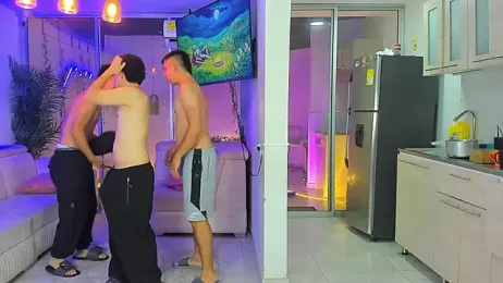 Houseofwarrios — Stripchat recorded stream screenshot (14 Apr 2026)