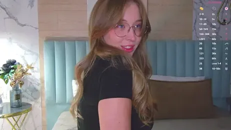 LoraineLuff — Stripchat recorded stream image, 14.04.2026 14:40