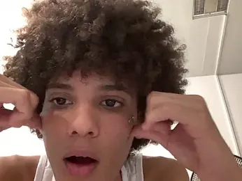 Max_Rain — Stripchat recorded stream image, 14.04.2026 22:00