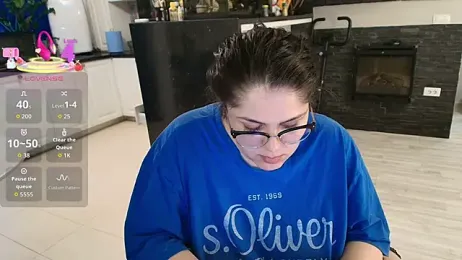 Layla- — Stripchat recorded stream image, 15.04.2026 11:00