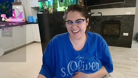 Layla- — Stripchat recorded stream image, 15.04.2026 11:00