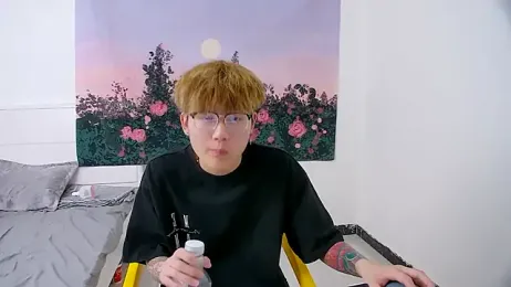 KK-cuteboy — Stripchat recorded stream image, 15.04.2026 19:10