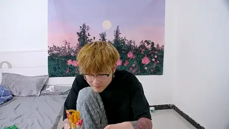 KK-cuteboy — Stripchat recorded stream image, 15.04.2026 19:10