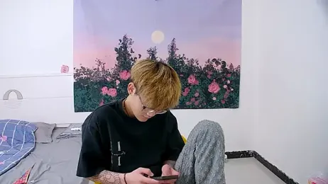 KK-cuteboy — Stripchat recorded stream image, 15.04.2026 19:10