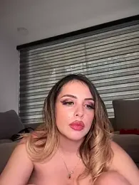 Alirawrz — Stripchat recorded stream screenshot (08 Mar 2025)