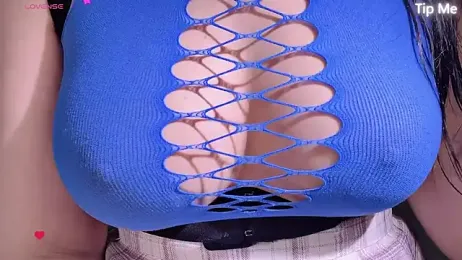 donghuangtaiyi--- — Stripchat recorded stream image, 17.04.2026 04:50