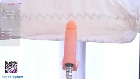 LynBardon — Stripchat recorded stream screenshot (17 Apr 2026)