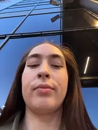 Holly_Play — Stripchat recorded stream image, 17.04.2026 12:00