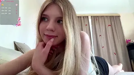 FruityXo — Stripchat recorded stream screenshot (17 Apr 2026)