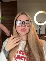 curchez_ — Stripchat recorded stream image, 17.04.2026 20:20