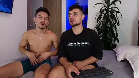 Two_sinzXX — Stripchat recorded stream image, 18.04.2026 03:10