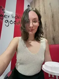 The_Snowwhitee — Stripchat recorded stream screenshot (18 Apr 2026)