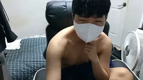 gydnjs0919 — Stripchat recorded stream screenshot (18 Apr 2026)