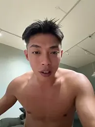 Yooo17 — Stripchat recorded stream image, 18.04.2026 14:10